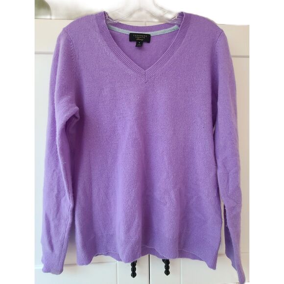 Charter 100% Cashmere Pastel Purple V Neck Sweater MEDIUM Lavender Soft Girl M - Picture 1 of 5